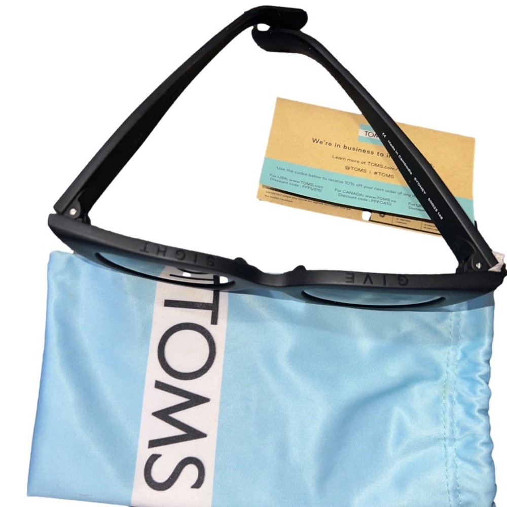 Tom Sunglasses with cloth dust bag - Picture 2 of 8
